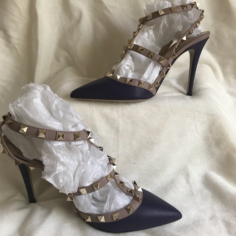 100 % Authentic Valentino Rockstud caged pumps